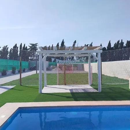 Recinto Con Piscina Y Playa A 5 Minutos *